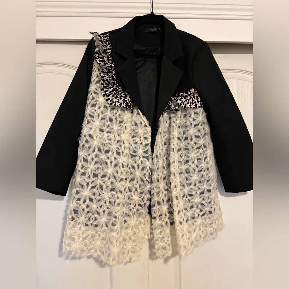 Elegant Black and White Lace Women's Coat